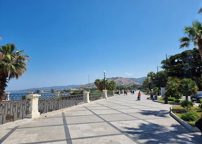 Loft Magna Grecia Centro Storico A 3 Minuti A Piedi Dal Mare Reggio di Calabria