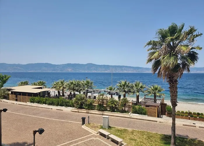 Loft Magna Grecia Centro Storico A 3 Minuti A Piedi Dal Mare Apartamento