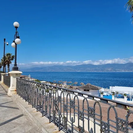 Loft Magna Grecia Centro Storico A 3 Minuti A Piedi Dal Mare Appartamento