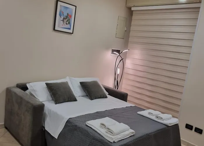 Loft Magna Grecia Centro Storico A 3 Minuti A Piedi Dal Mare 雷焦卡拉布里亚